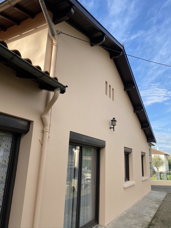 Quelles peintures de façade résistent au climat de Toulouse, Saint-Orens-de-Gameville et Labège ?